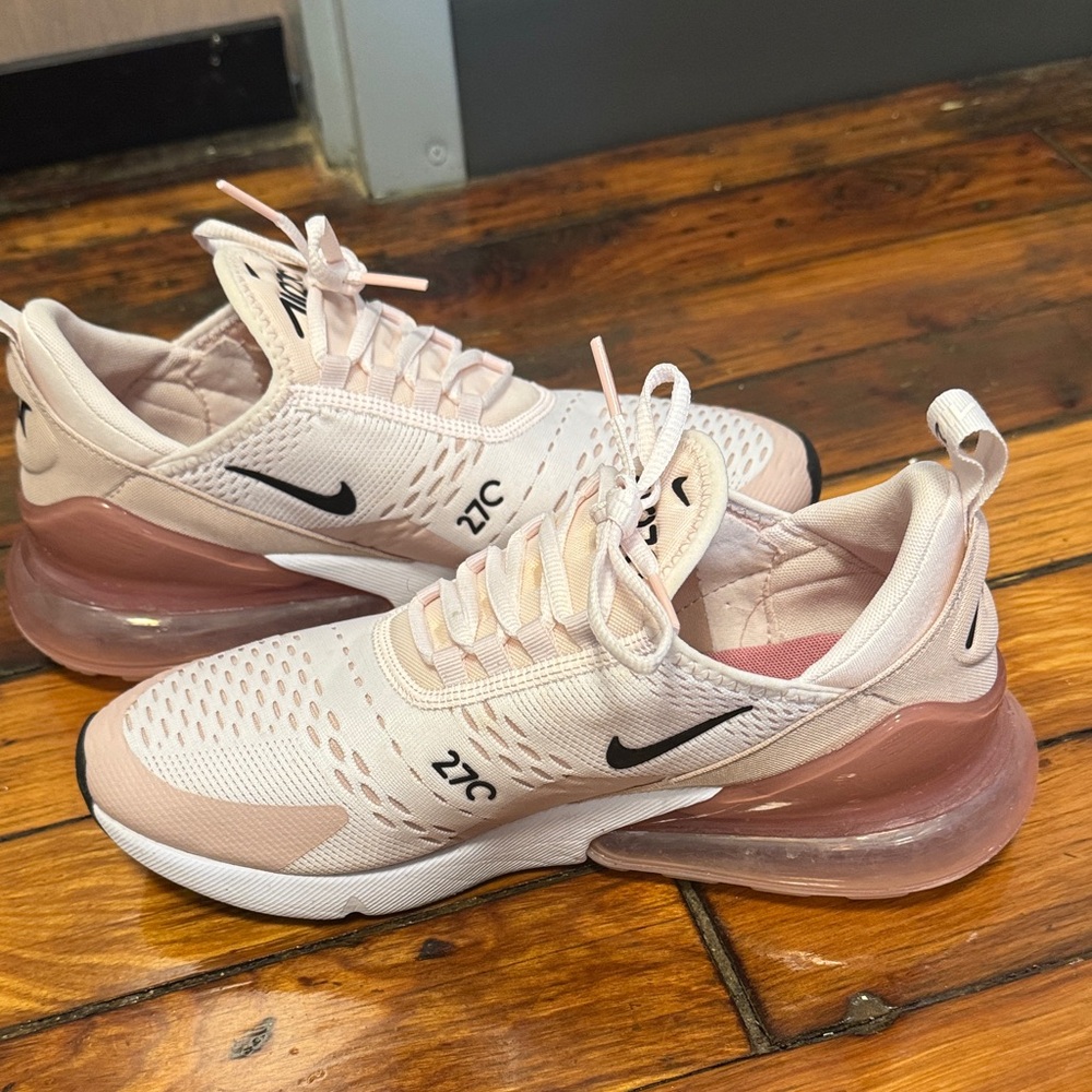Nike Women's Blush Pink Athletic Shoes AirMAX270
